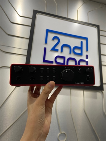 SoundCard Focusrite Scarlett 2i2 Gen 4 - Màu đỏ - Ngoại hình: 98% - Kèm dây nguồn zin 1