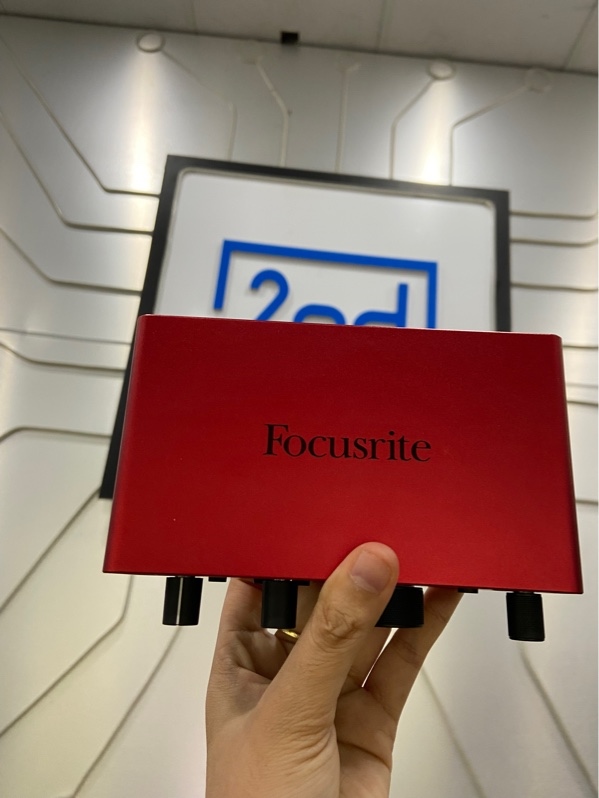 Soundcard Focusrite Scarlett Solo Gen 4 - Màu đỏ - Ngoại hình: 98% - FullBox