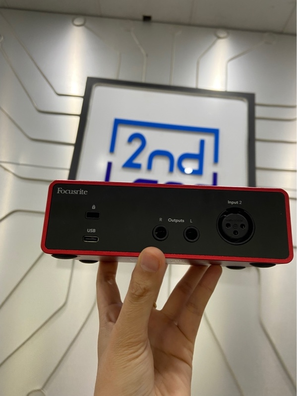 Soundcard Focusrite Scarlett Solo Gen 4 - Màu đỏ - Ngoại hình: 98% - FullBox
