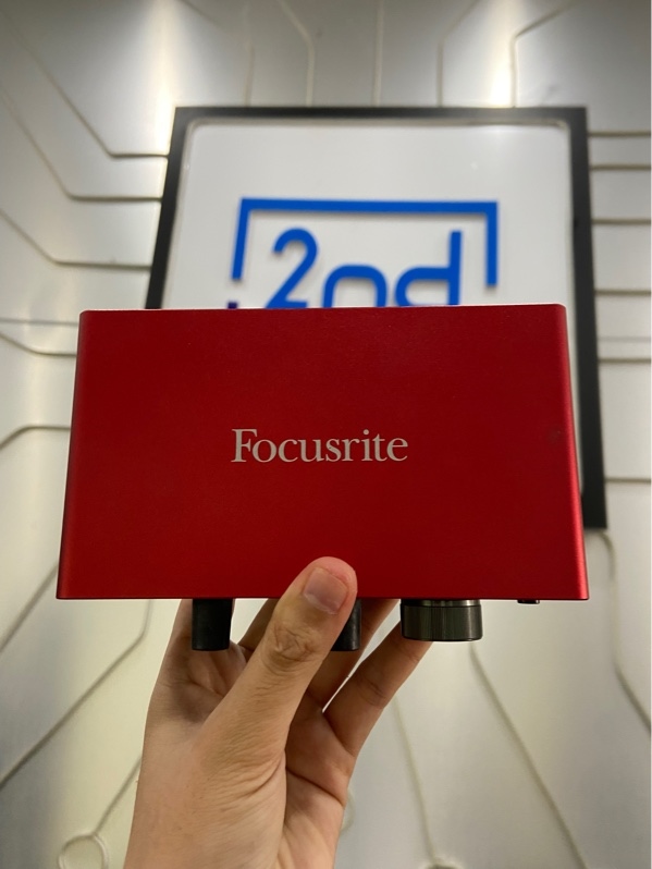 SoundCard Focusrite Solo Gen 3 - Màu đỏ - Ngoại hình: 98% - Kèm dây kết nối