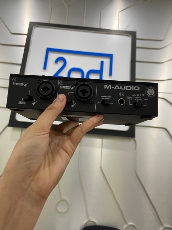 SoundCard M-Audio M-Track Dou - Màu đen - Ngoại hình: 98% - Mất 2 chân đế cao su - Kèm dây kết nối