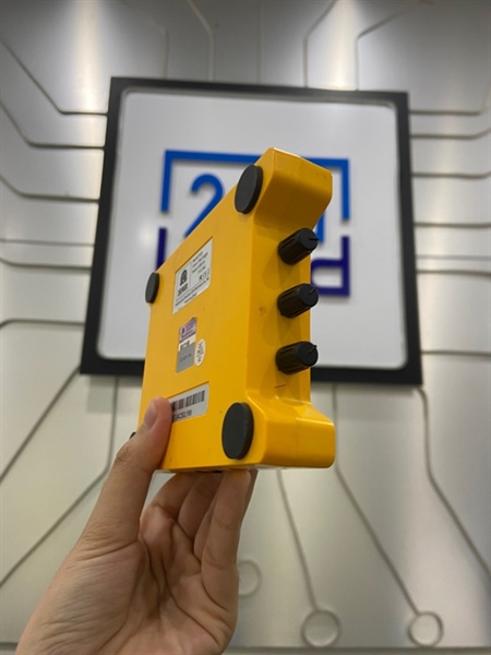 Soundcard XOX K10 - Màu vàng - Ngoại hình: 98% - Kèm dây nguồn,dây 3.5,dây Iivestream, dây micro, Mic isk at100, shock mount 2