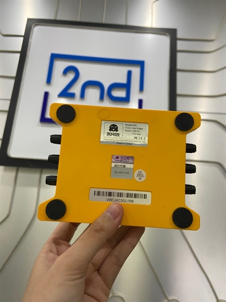 Soundcard XOX K10 - Màu vàng - Ngoại hình: 98% - Kèm dây nguồn + dây 3.5 + dây livestream + dây micro + shock mount + Mic isk at100 1