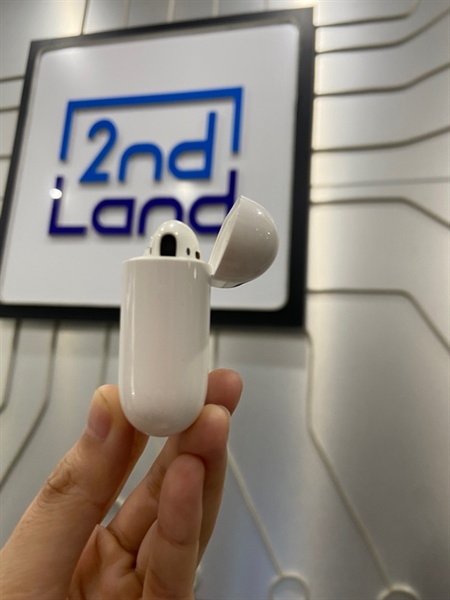 Tai nghe Airpods 1 - Màu trắng - Ngoại hình: 97.5% - Body 2