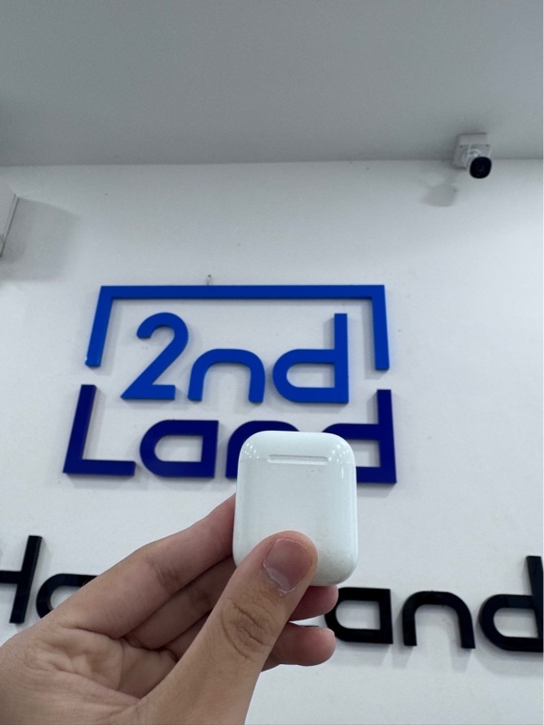 Tai nghe Airpods 2 - Màu trắng - Ngoại hình 96% - Case trầy, bên trong trầy - Body