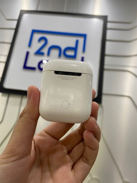 Tai nghe Airpods 2 - Màu trắng - Ngoại hình: 97% - 2 tai trầy - Body 3