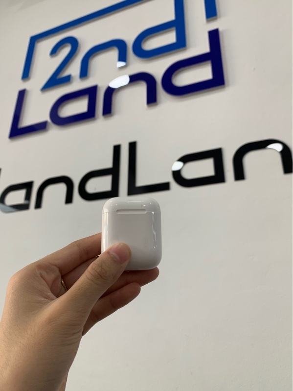 Tai nghe Airpods 2 - Màu trắng - Ngoại hình: 97% - Kèm box không trùng imei