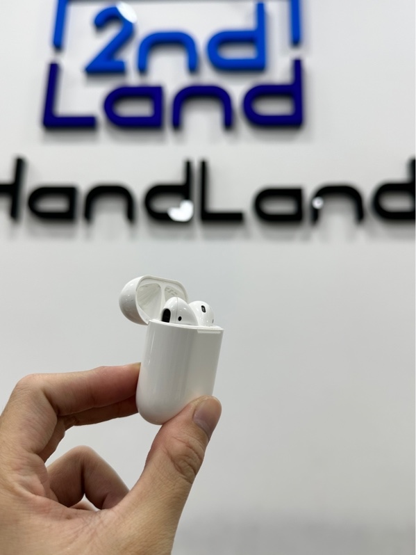 Tai nghe Airpods 2 - Màu trắng - Ngoại hình 97% - Kèm sạc linh kiện