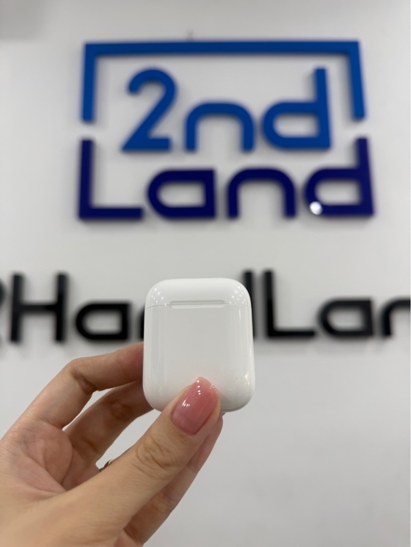 Tai nghe Airpods 2 - Màu trắng - Ngoại hình 97% - Tai trái nứt - Kèm Box