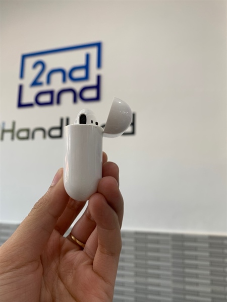 Tai nghe Airpods 2 - Màu trắng - Ngoại hình: 97% - Trầy xước - Body 8