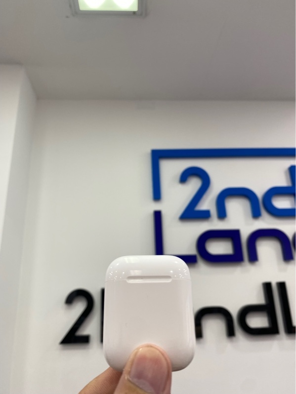 Tai nghe Airpods 2 - Màu trắng - Ngoại hình: 97% - Trầy xước nhiều - Body