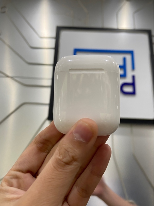 Tai nghe Airpods 2 - Màu trắng - Ngoại hình: 97% - Trầy xước xung quanh - Body