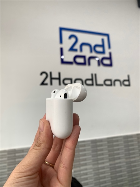 Tai nghe Airpods 2 - Màu trắng - Ngoại hình: 97% - Trầy xướt - Box 2