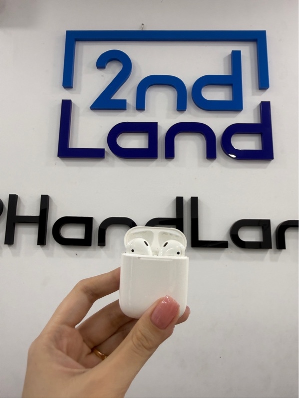Tai nghe Airpods 2 - Màu trắng - Ngoại hình 97% - Vỏ móp, 2 tai nứt với móp nhẹ - Body
