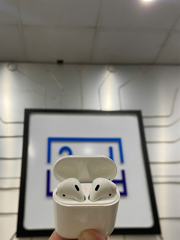 Tai nghe Airpods 2 - Màu trắng - Ngoại hình: 98% - Body