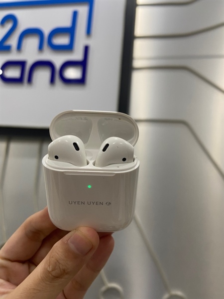 Tai nghe Airpods 2 - Màu trắng - Ngoại hình: 98% - Khắc tên , đen ngoài - Body 1