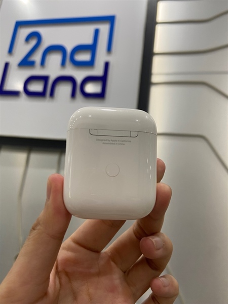 Tai nghe Airpods 2 - Màu trắng - Ngoại hình: 98% - Khắc tên , đen ngoài - Body 3