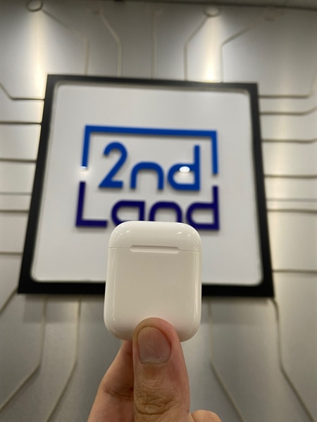 Tai nghe Airpods 2 - Màu trắng - Ngoại hình: 98% - Nứt 2 tai - Body