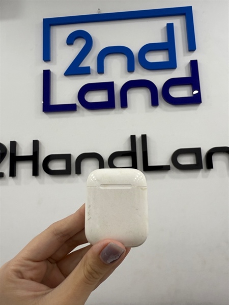 Tai nghe Airpods 2 - Màu trắng - Ngoại hình xấu - Case trầy ố , xuống màu vàng , 2 tai dính màu , cấn - Body