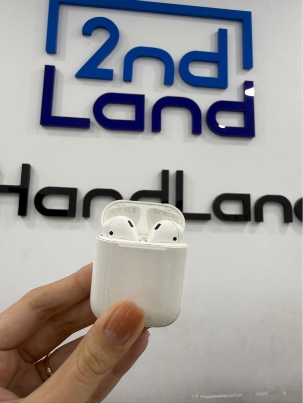 Tai nghe Airpods 2 - Màu trắng - Ngoại hình xấu - Trầy xước nhiều , hở bản lề , tai trái linh kiện - Body
