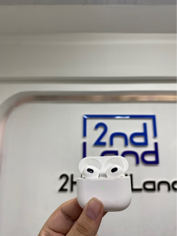 Tai nghe Airpods 3 - Màu trắng - Ngoại hình 97,5% - FullBox