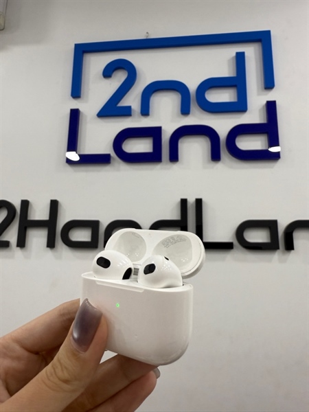 Tai nghe Airpods 3 - Màu trắng - Ngoại hình 97% - Case trầy , cấn 1 lõm - Body 2