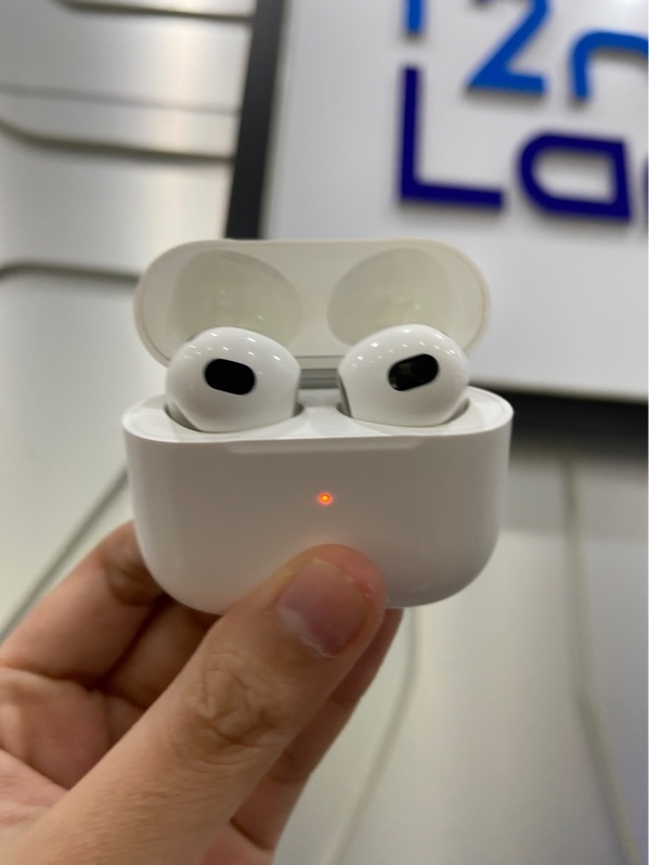 Tai nghe Airpods 3 - Màu trắng - Ngoại hình: 97% - Lỗi cảm biến tai trái - Body