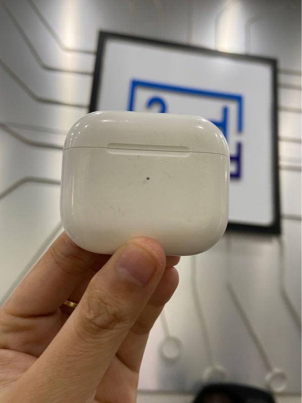 Tai nghe Airpods 3 - Màu trắng - Ngoại hình: 97% - Mất tìm, hở nắp nhẹ - Body