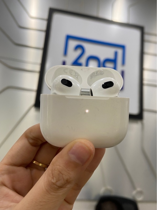 Tai nghe Airpods 3 - Màu trắng - Ngoại hình: 97% - Mất tìm, hở nắp nhẹ - Body