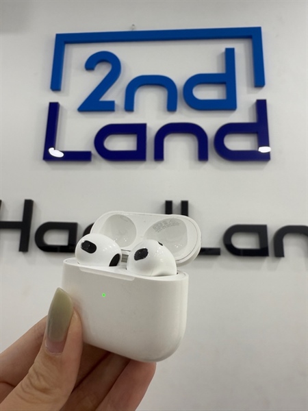 Tai nghe Airpods 3 - Màu trắng - Ngoại hình 97% - mất tìm - kèm sạc 2