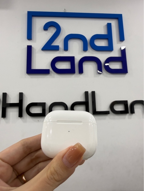 Tai nghe Airpods 3 - Màu trắng - Ngoại hình 97% - Trầy nhiều - Body