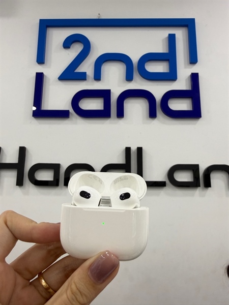 Tai nghe Airpods 3 - Màu trắng - Ngoại hình 98% - Case trầy , 2 tai cấn nhẹ , mất tìm - Body 1
