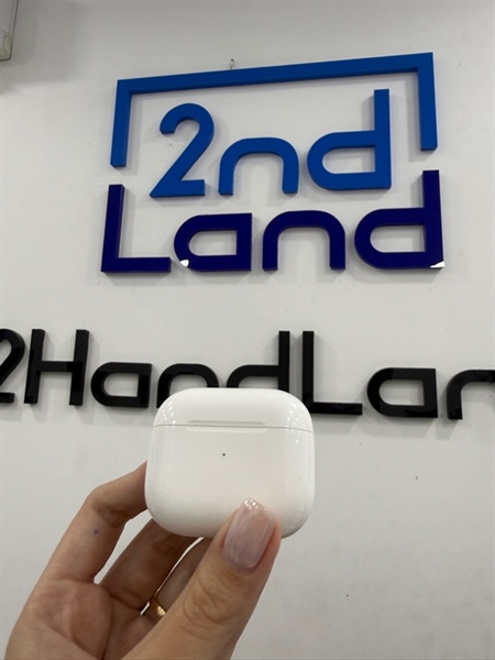 Tai nghe Airpods 3 - Màu trắng - Ngoại hình 98% - hai tai trầy cấn , mất tìm - Body