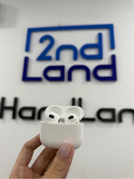Tai nghe Airpods 3 - Màu trắng - Ngoại hình 98% - hai tai trầy cấn , mất tìm - Body