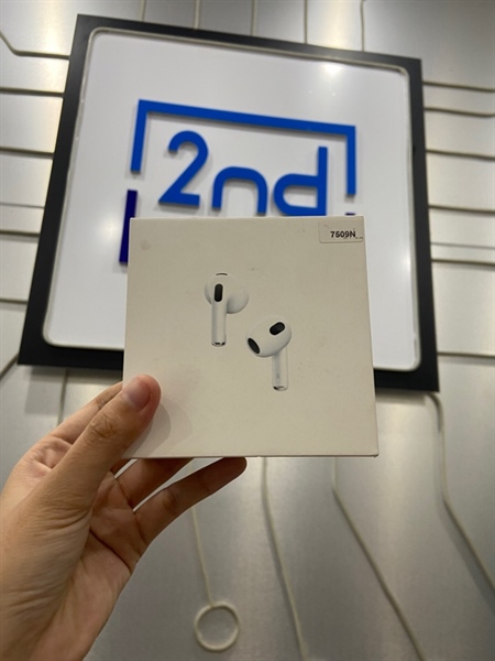 Tai nghe Airpods 3 - Màu trắng - Ngoại hình: 98% - Kèm Box