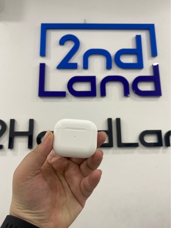 Tai nghe AirPods 3 - Màu trắng - Ngoại hình 98% - Tai trầy cấn - Body