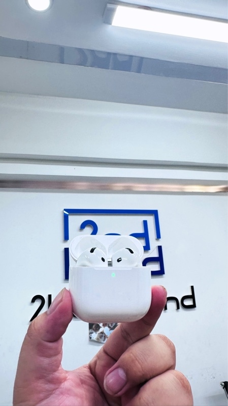 Tai nghe Airpods 4 anc - Màu trắng - Ngoại hình 97.5% - Kèm box