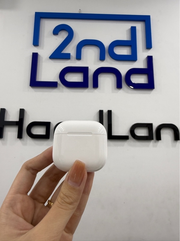Tai nghe Airpods 4 ANC - Màu trắng - Ngoại hình 97% - Case trầy nhẹ - Body - còn BH cellphoneS đến 02/02/2027