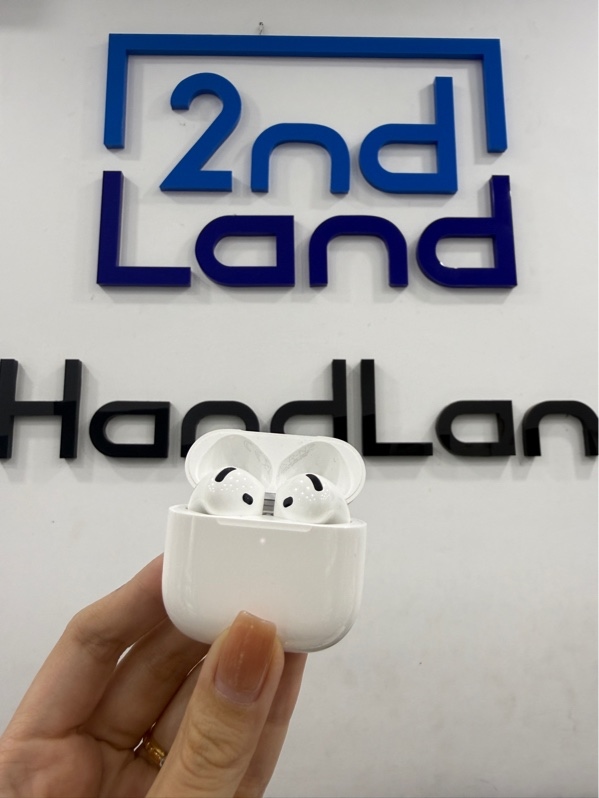 Tai nghe Airpods 4 ANC - Màu trắng - Ngoại hình 97% - Case trầy nhẹ - Body - còn BH cellphoneS đến 02/02/2027