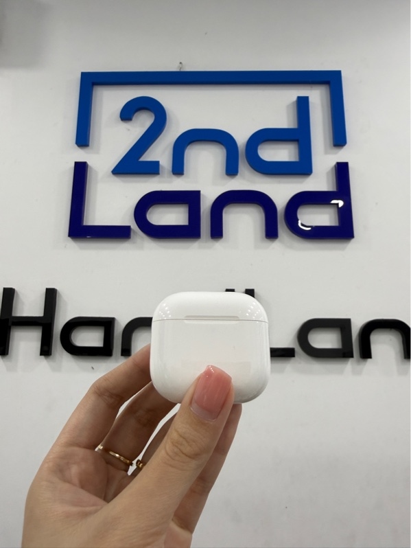 Tai nghe Airpods 4 ANC - Màu trắng - Ngoại hình 97% - case trầy, tai trầy nhẹ - Kèm sạc