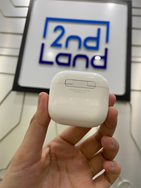 Tai nghe Airpods 4 - ANC - Màu trắng - Ngoại hình: 97% - Tai phải hở nhẹ - Body 3