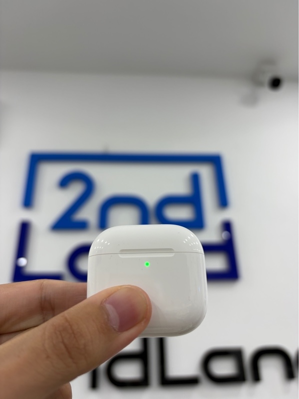 Tai nghe Airpods 4 ANC - Màu trắng - Ngoại hình 97% - Trầy cấn, mất tìm - Body