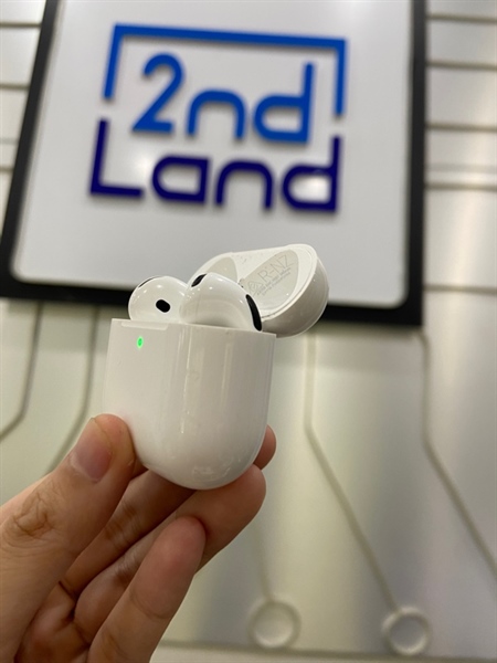 Tai nghe Airpods 4 - ANC - Màu trắng - Ngoại hình: 97% - Trầy dăm - Kèm Box - Còn bảo hành hãng đến 17/08/2026 3