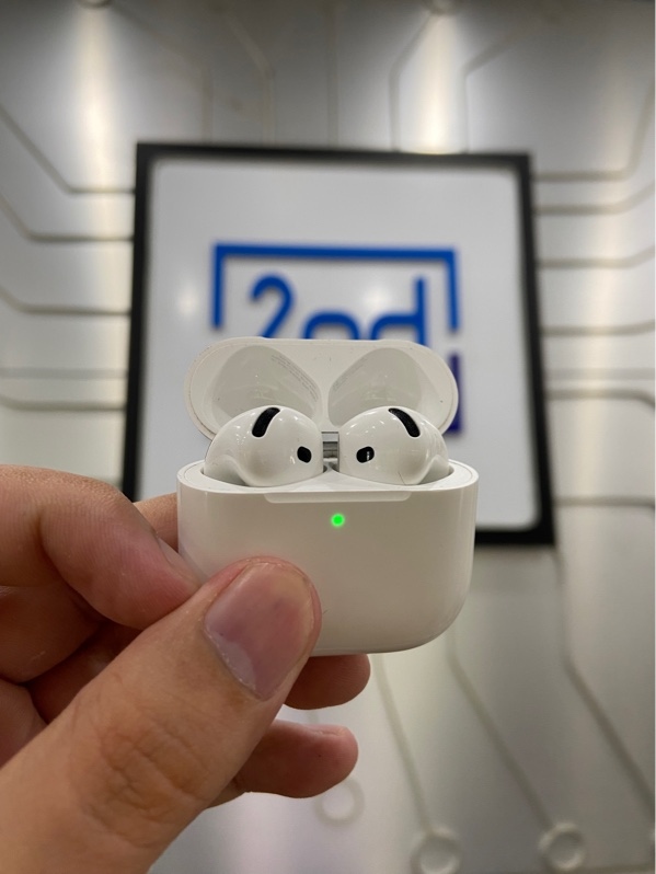 Tai nghe Airpods 4 (ANC) - Màu Trắng - Ngoại hình: 97% - Trầy xước nhiều - Body