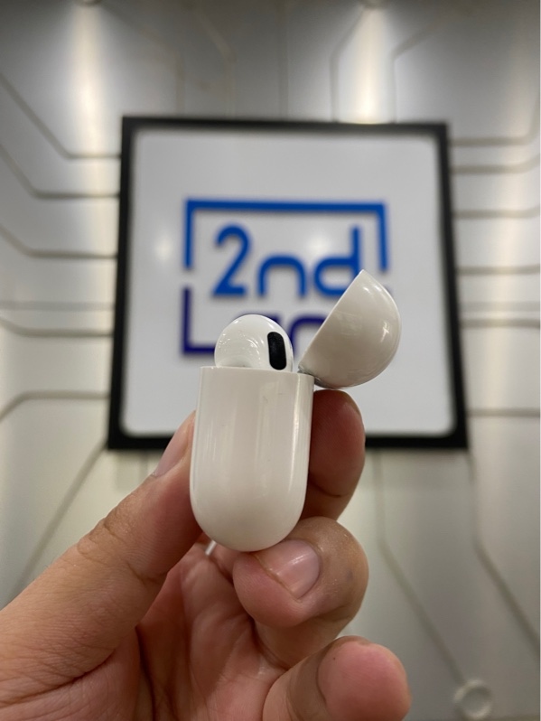 Tai nghe Airpods 4 (ANC) - Màu Trắng - Ngoại hình: 97% - Trầy xước nhiều - Body