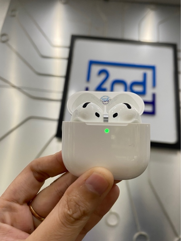 Tai Nghe Airpods 4 (ANC) - Màu trắng - Ngoại hình: 97% - Xước thân - Body