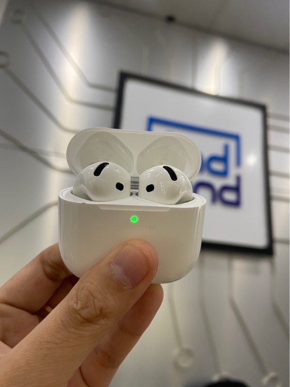 Tai nghe Airpods 4 ANC - Màu trắng - Ngoại hình: 98% - Body - Còn bảo hành 08/05/2027