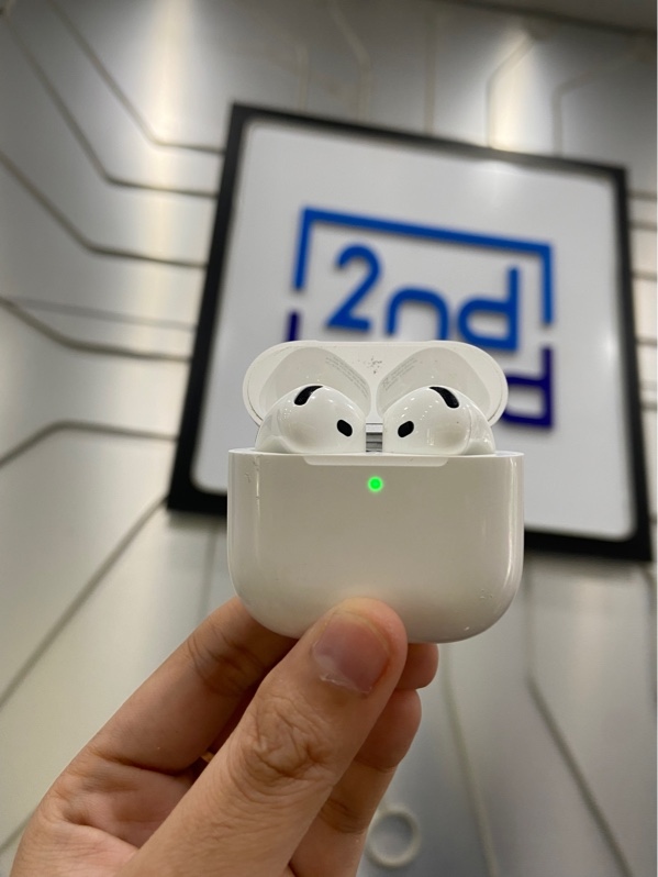 Tai nghe Airpods 4 - Bản ANC - Màu trắng - Ngoại hình: 97% - Xước thân - Body
