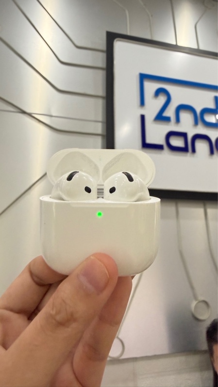 Tai nghe Airpods 4 - Bản thường - Màu trắng - Ngoại hình: 97.5% - Kèm Box