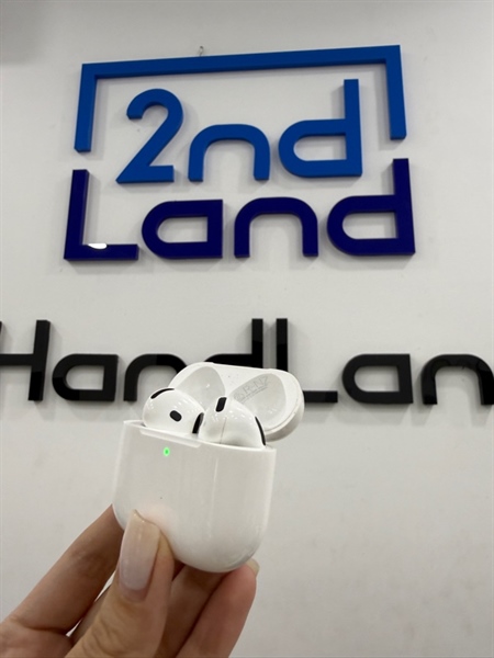 Tai nghe Airpods 4 bản thường - Màu trắng - Ngoại hình 97% - Case trầy , tai trái có vết cấn - Kèm Box 4